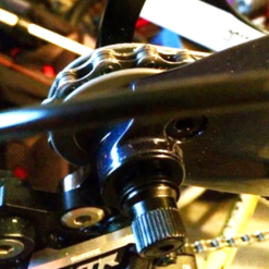 PEDROS Dépose Chaîne Pour La Protection Du Cadre Vélo - Outil de Maintenance pour Chaînes de 1 à 12 Vitesses -Ventes de pièces de vélo depose chaine pour la protection du cadre velo 2